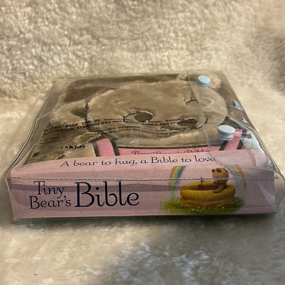 Tiny Bear's Bible: Pink (Children's Bible); Sally Lloyd Jones (2007) Board book - Picture 2 of 3